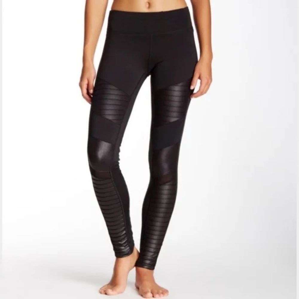 NWT Electric Yoga Black Leggings with Detail